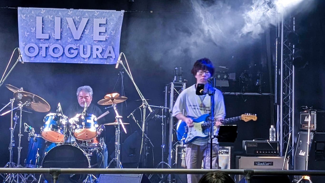 ギタリスト：Roy（ロイ）